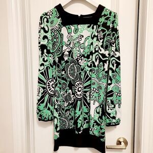 2/$20 Vintage green white flower pattern loose fit one piece dress